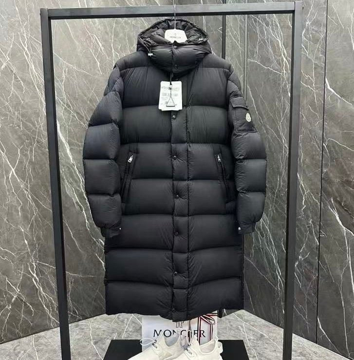 Moncler | Moncler coat | Size 3 | Front View | yiodesigner.co.uk