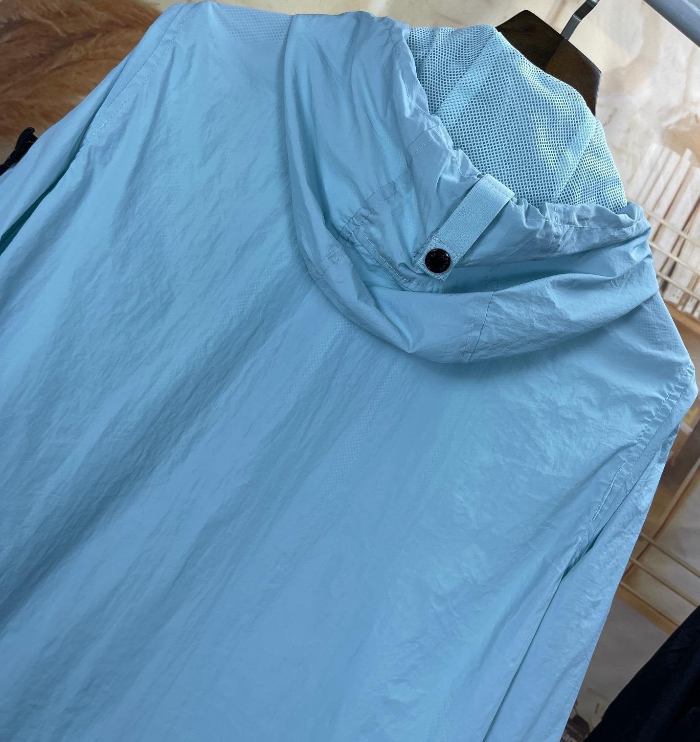 Stone Island | Stone island windbreaker baby blue | Detail Shot | yiodesigner.co.uk