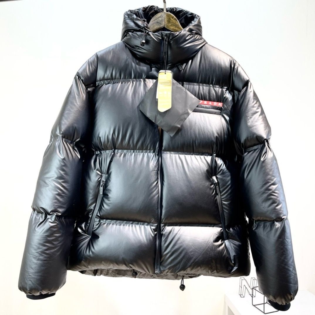 Prada | Prada puffer jacket | Size S | Front View | yiodesigner.co.uk