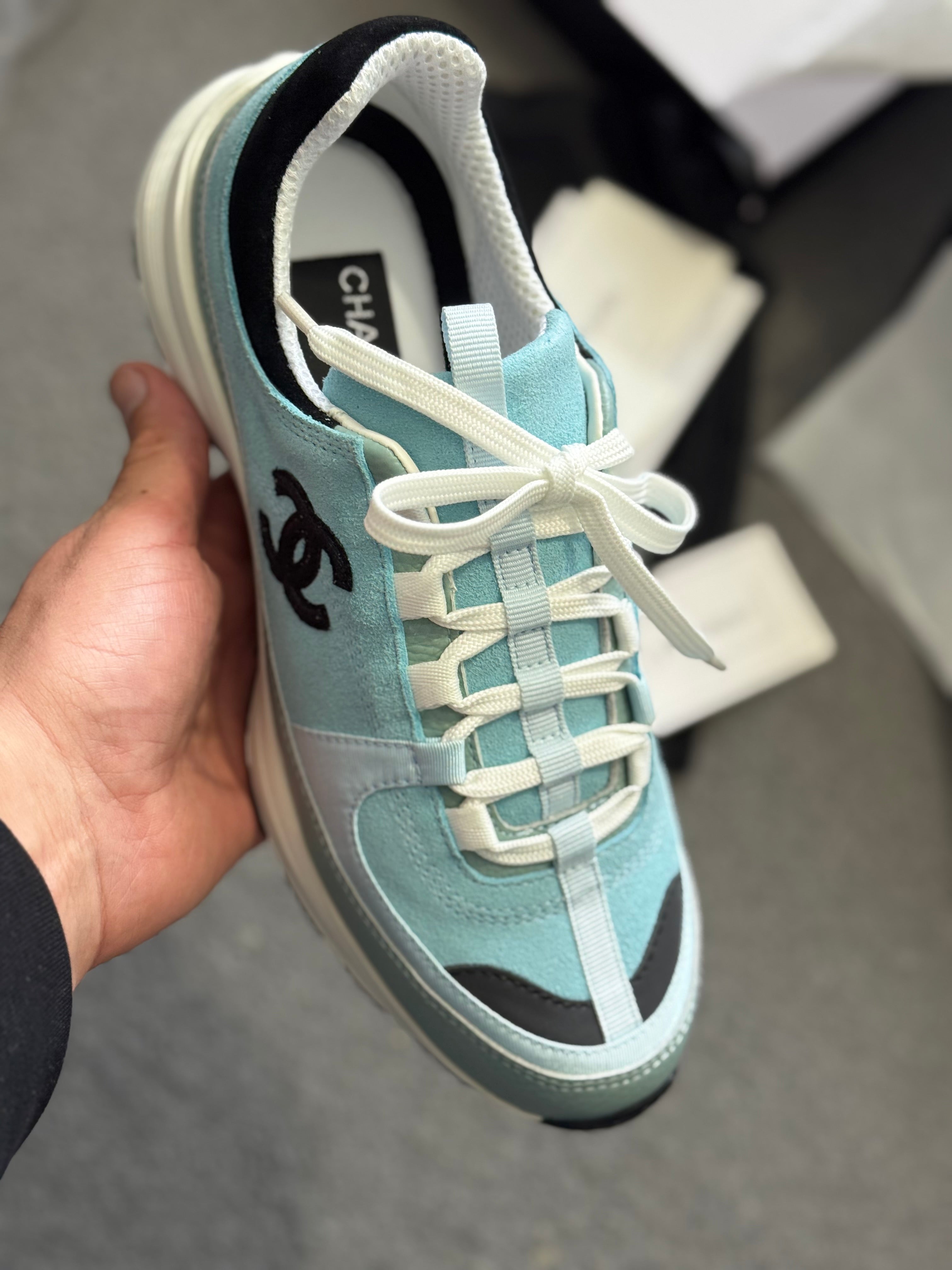 Chanel sneaker