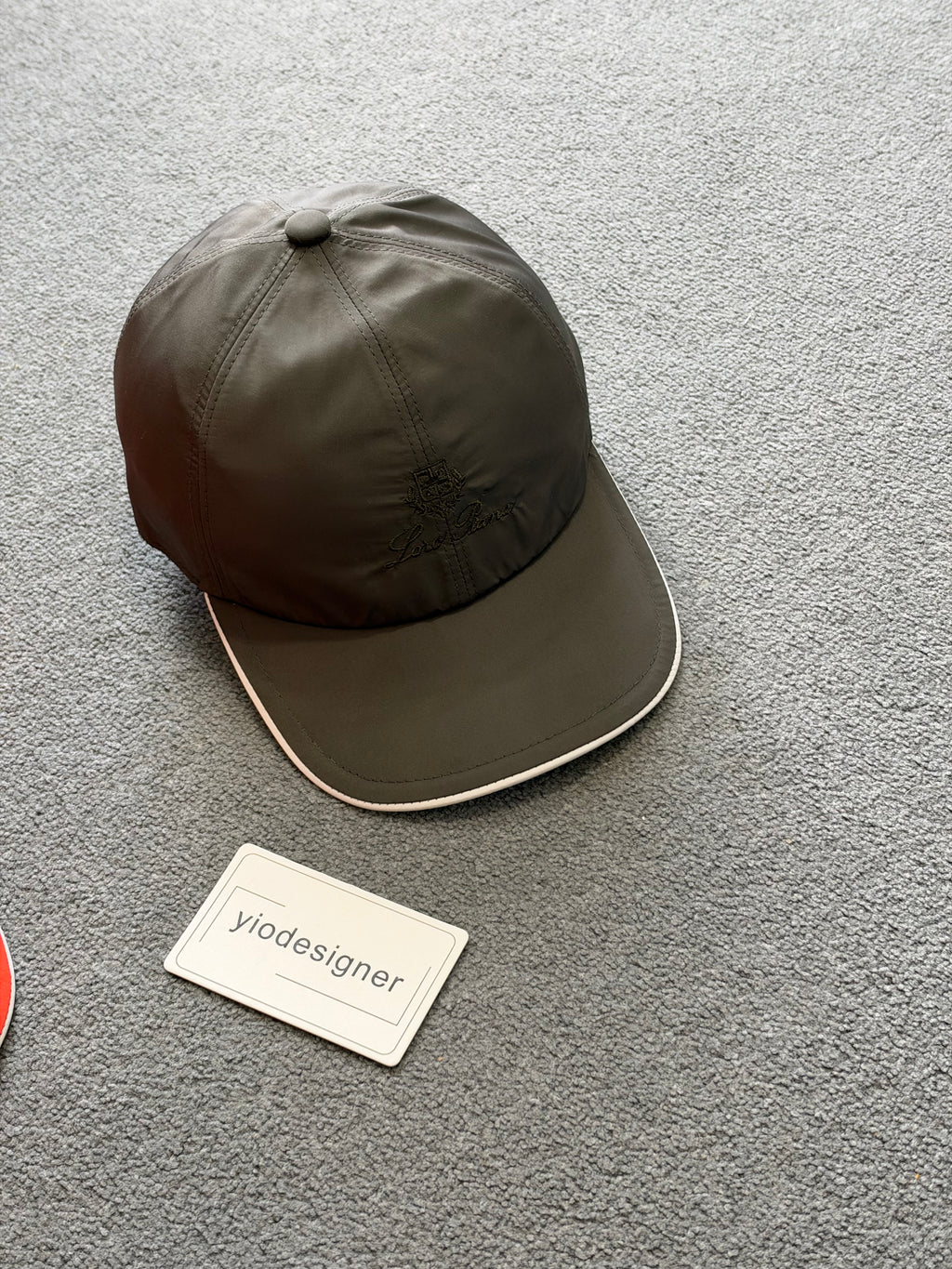 Loropiana cap