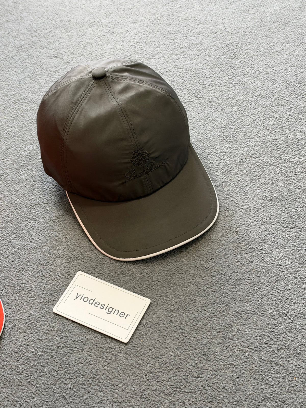 Loropiana cap