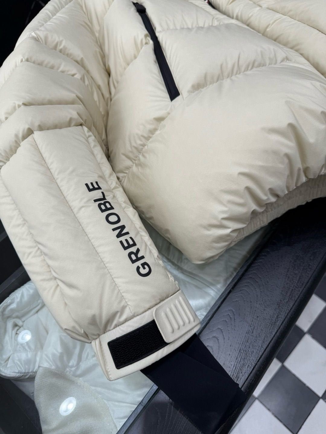 Moncler | Moncler coat | Close-Up | yiodesigner.co.uk
