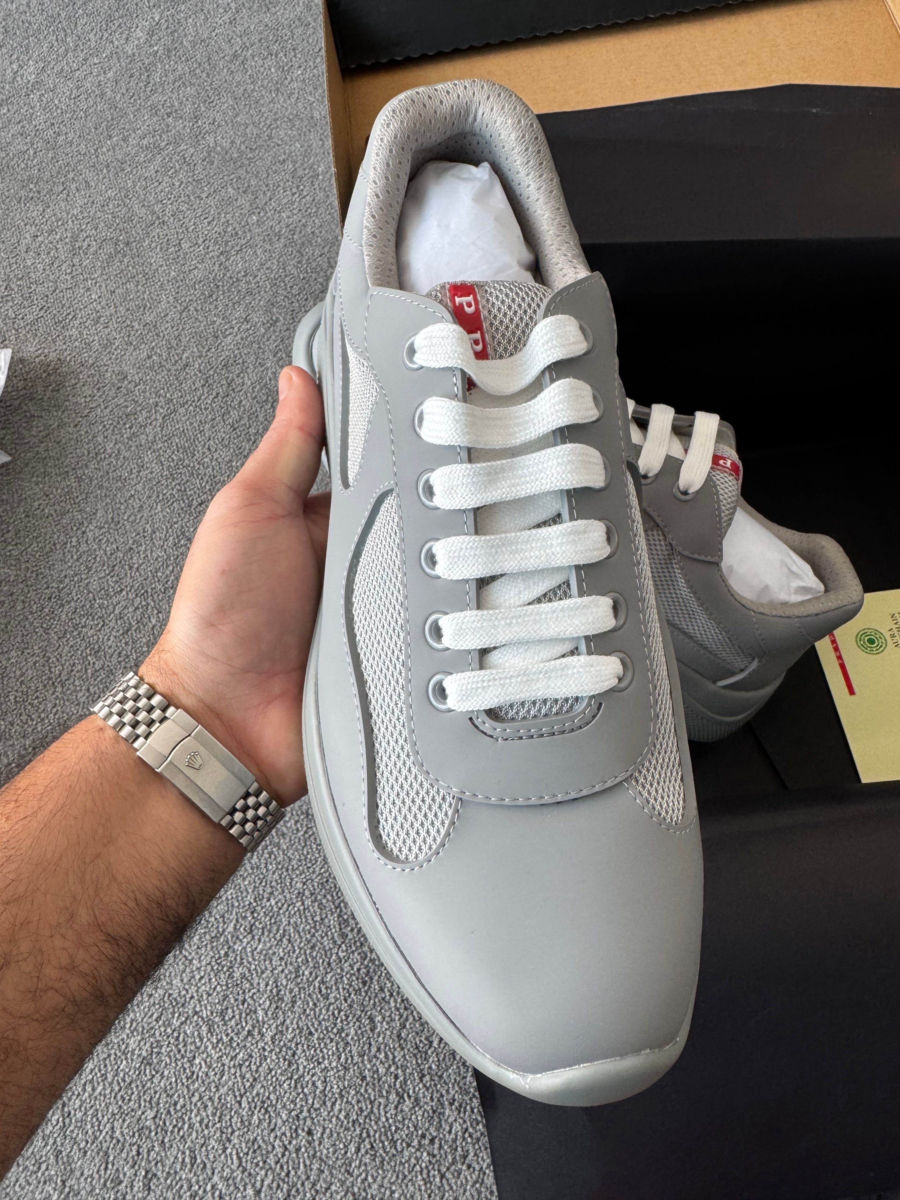 Prada sneaker grey