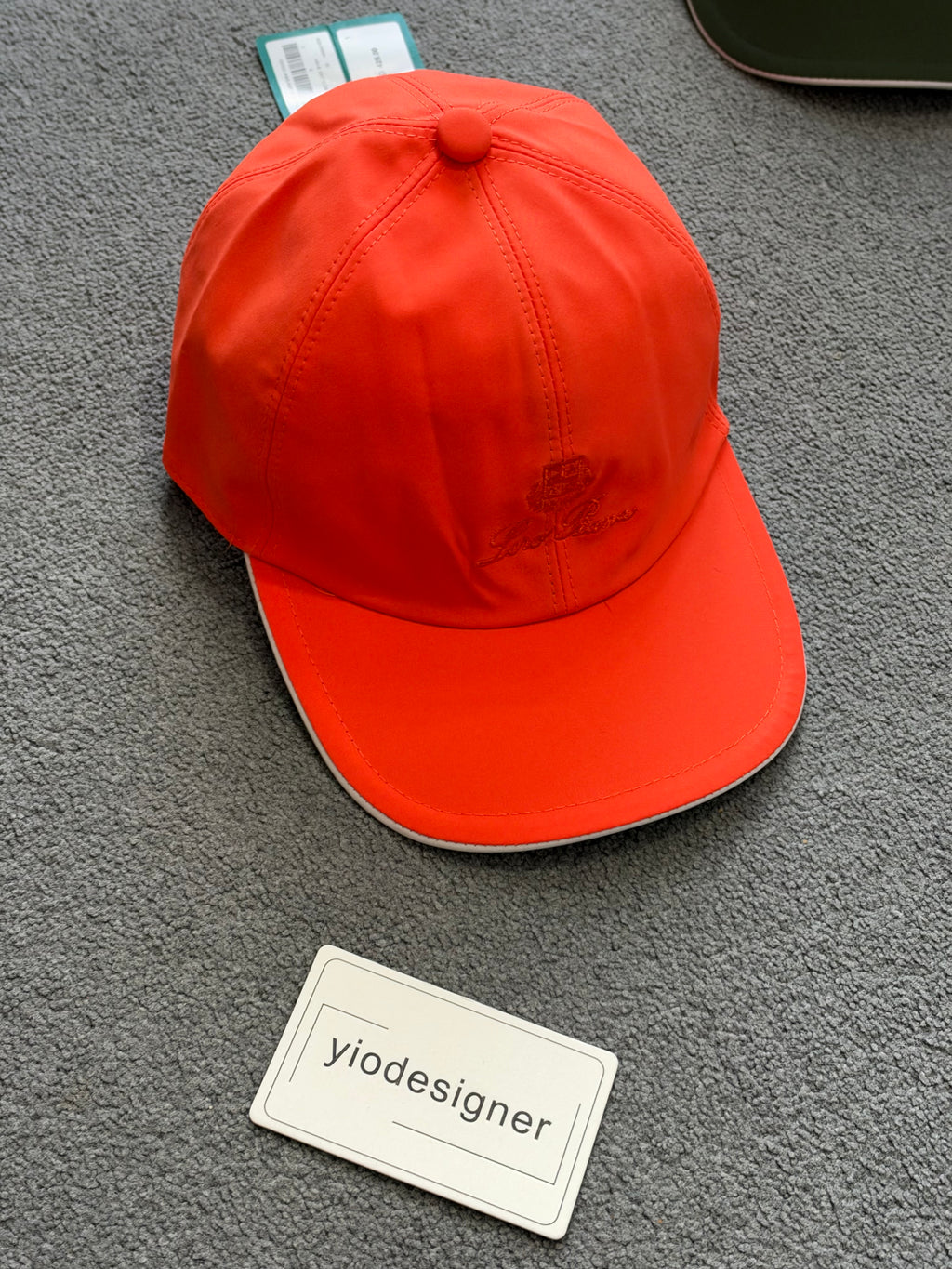 Loropiana cap