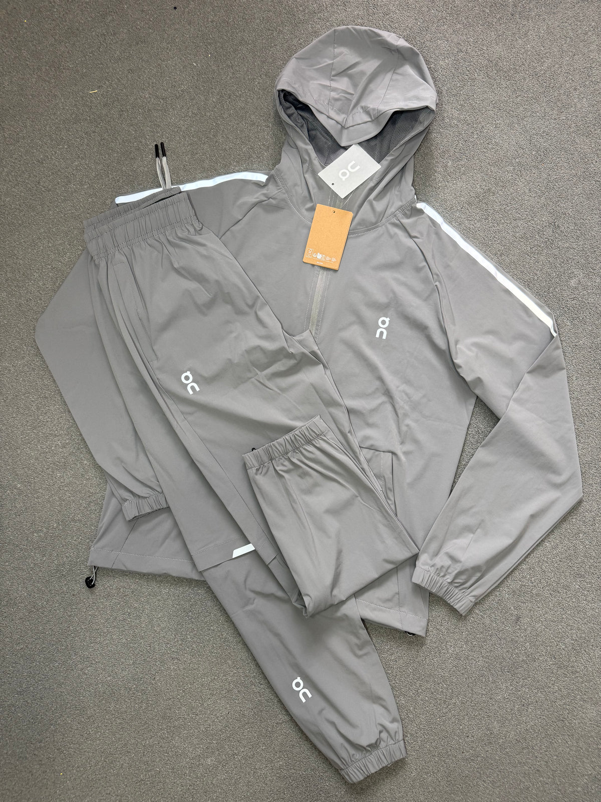 On Cloud tracksuit