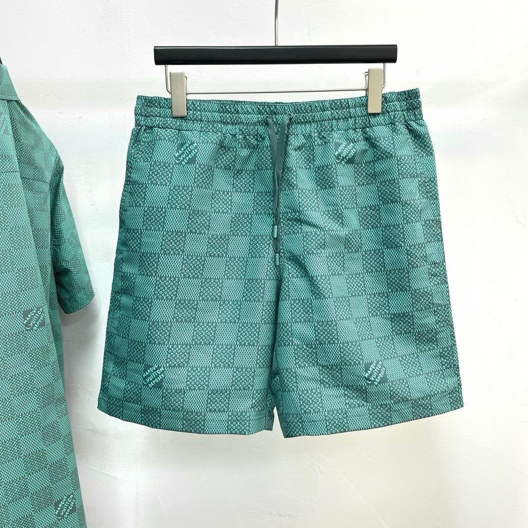 Louis Vuitton | Lv short | Size L | yiodesigner.co.uk