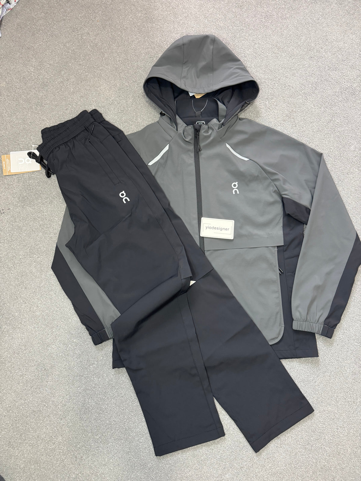 On Cloud tracksuit