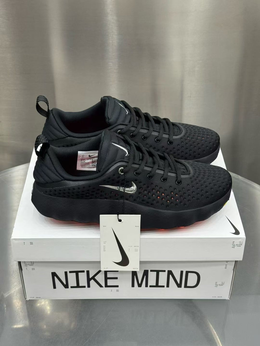 Nike mind 002 black