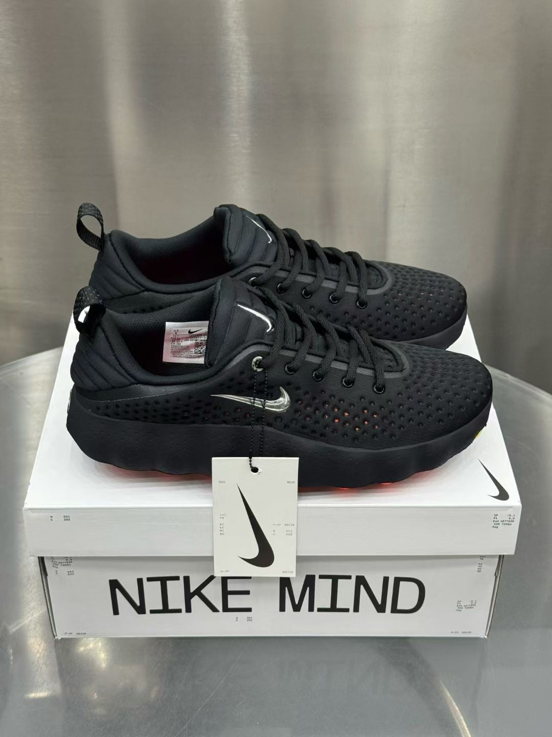 Nike mind 002 black