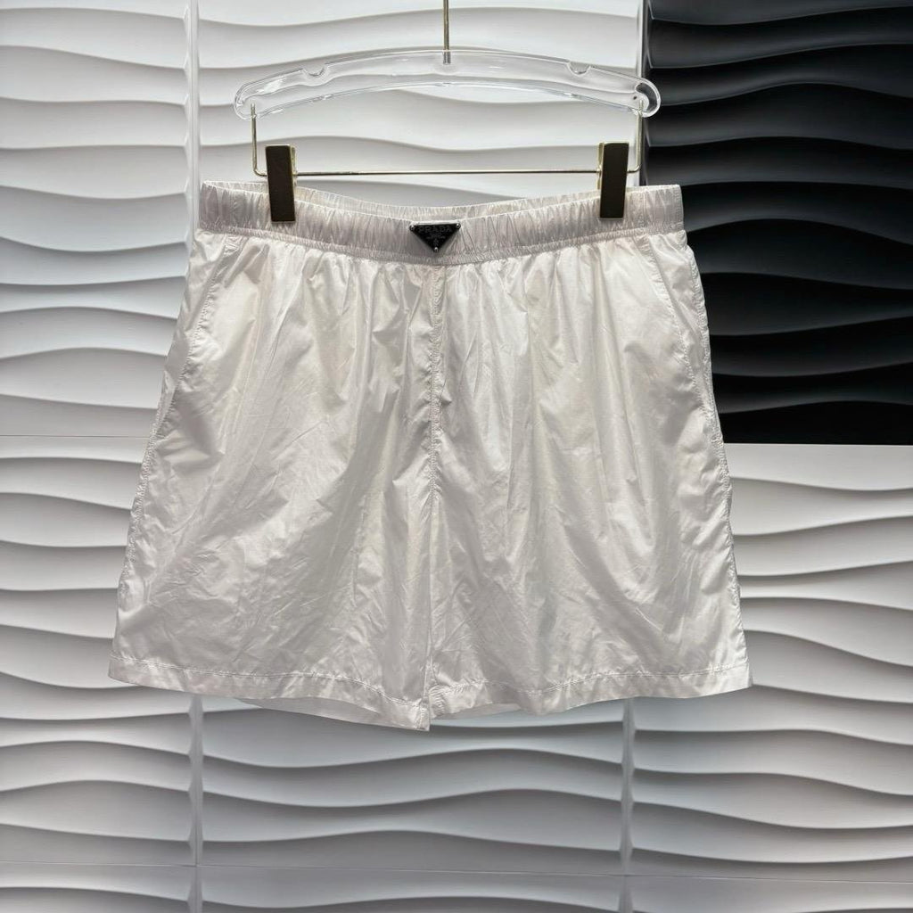 Louis Vuitton | Prada short | Size S | yiodesigner.co.uk