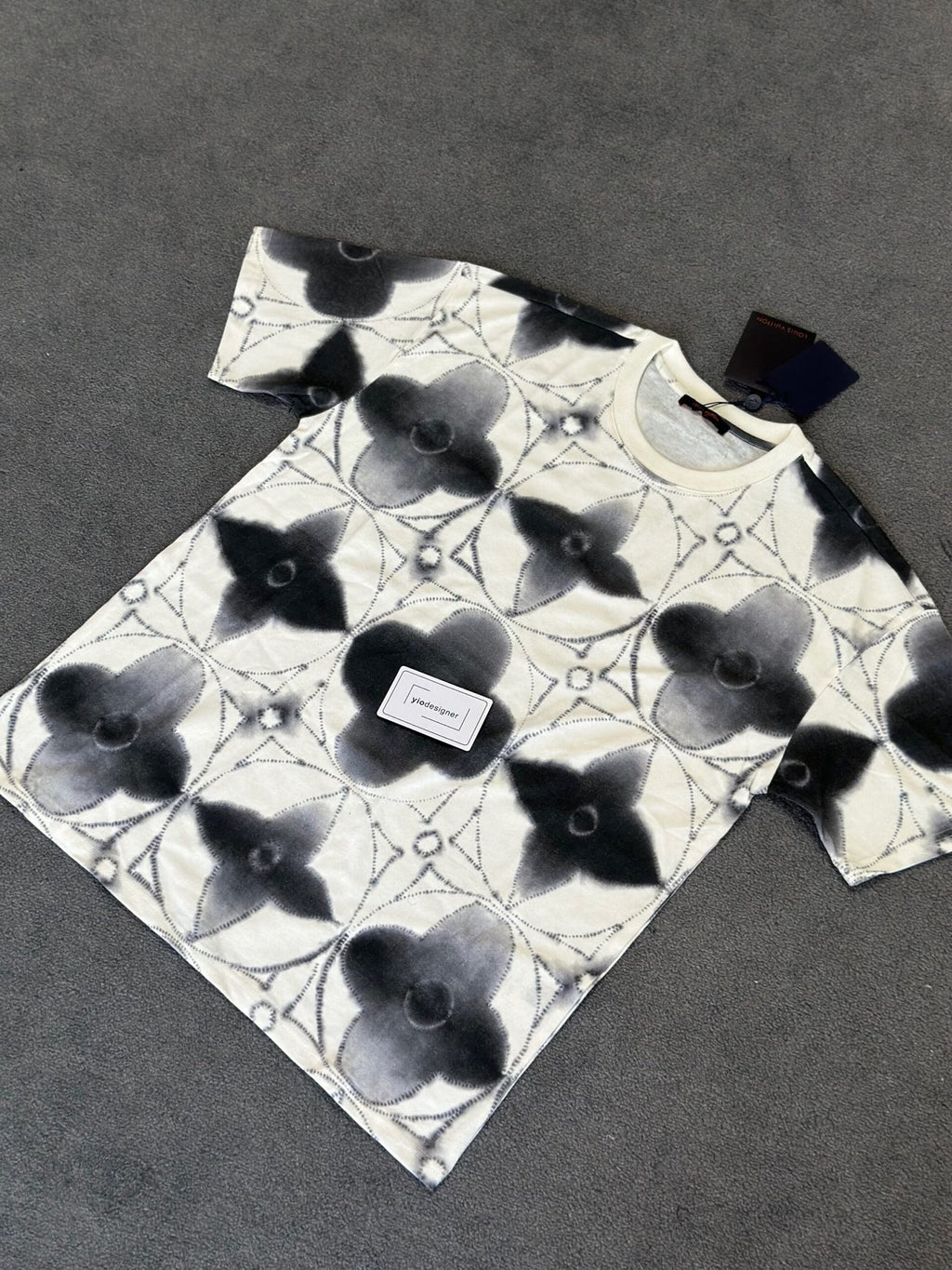 Louis Vuitton | Lv t-shirt | Label View | yiodesigner.co.uk