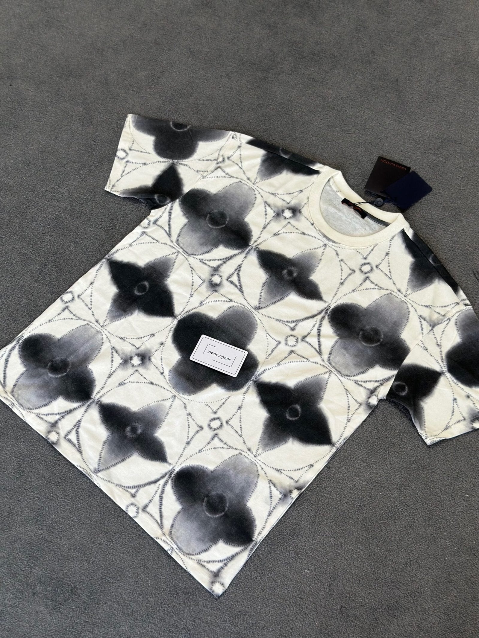Louis Vuitton | Lv t-shirt | Label View | yiodesigner.co.uk