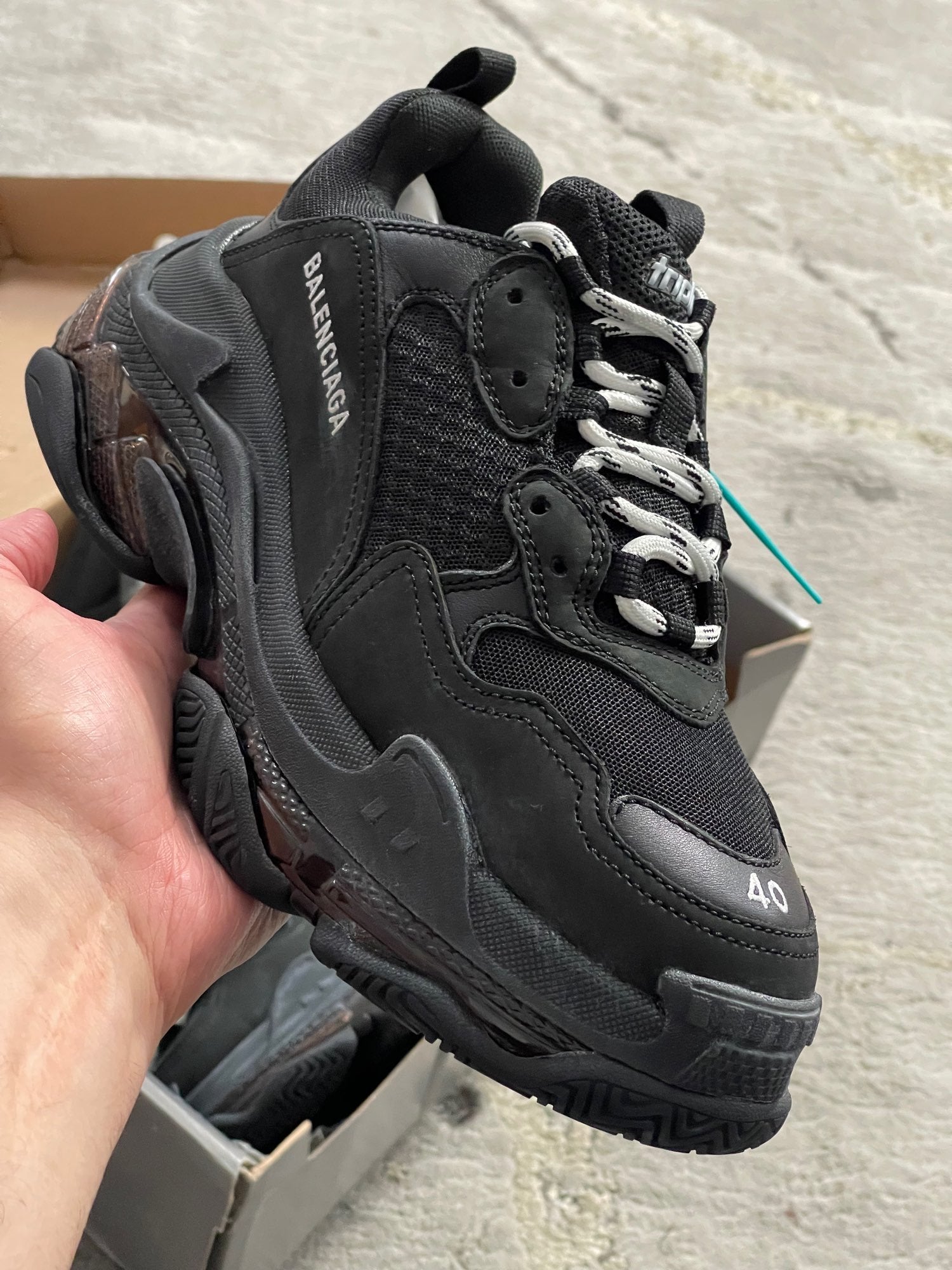 Balenciaga | Balenciaga 3s | Size 5 | Front View | yiodesigner.co.uk