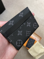 Louis Vuitton | Lv card holder | Back View | yiodesigner.co.uk