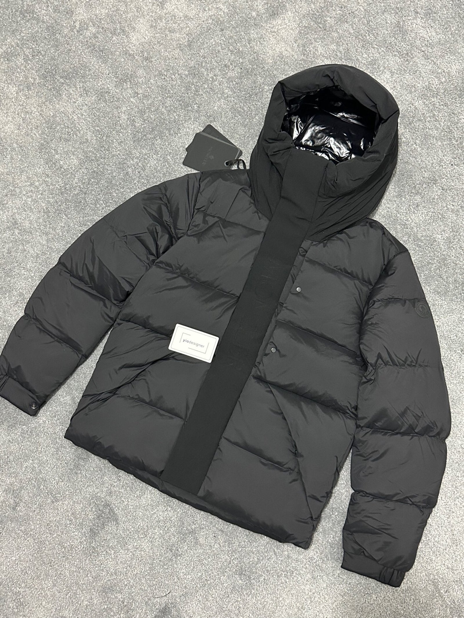 Moncler | Moncler coat | Size 1 | Front View | yiodesigner.co.uk