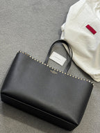 Valentino | Valentino bag | Detail Shot | yiodesigner.co.uk