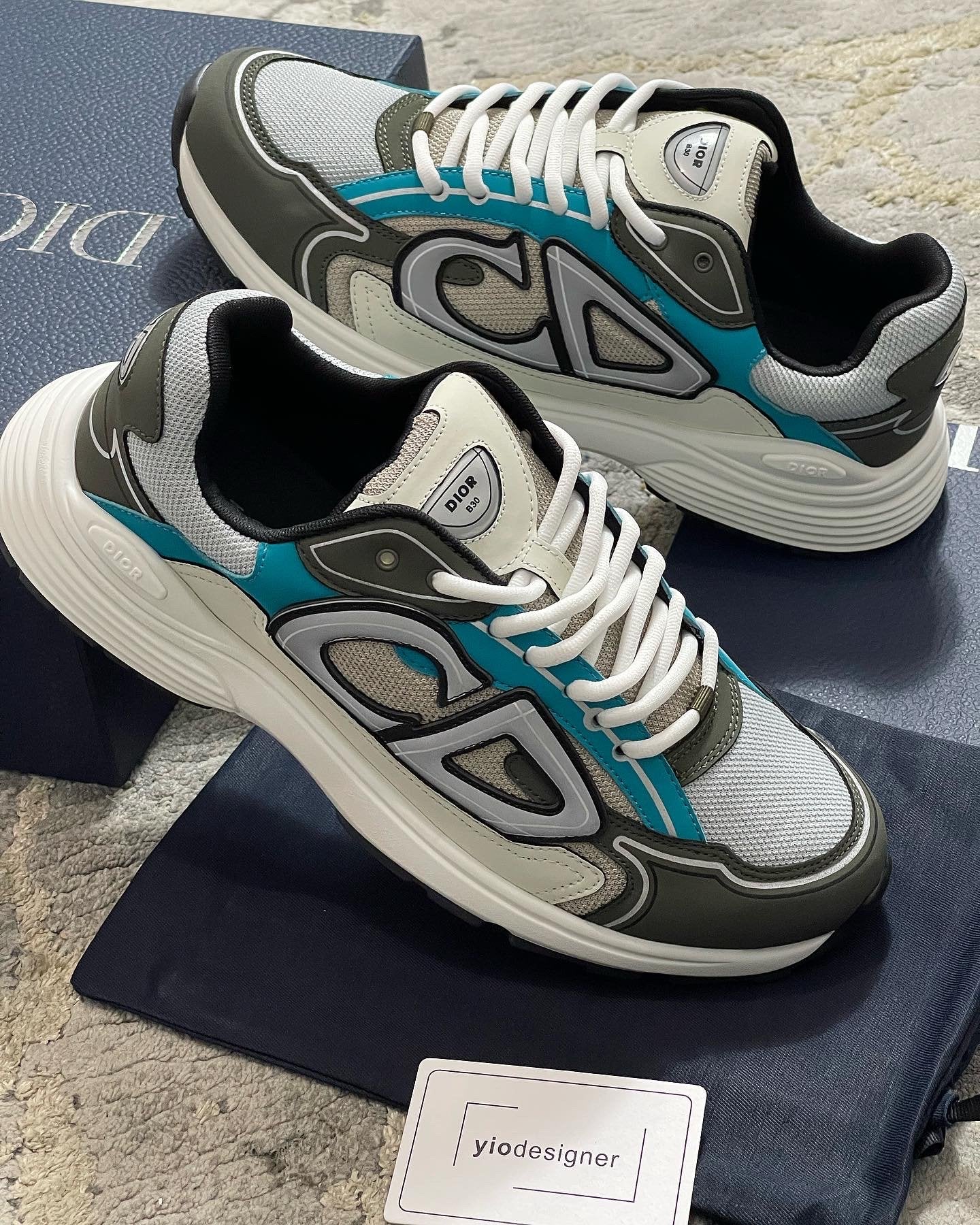 Dior | Dior b30 | Size 7 | Front View | yiodesigner.co.uk