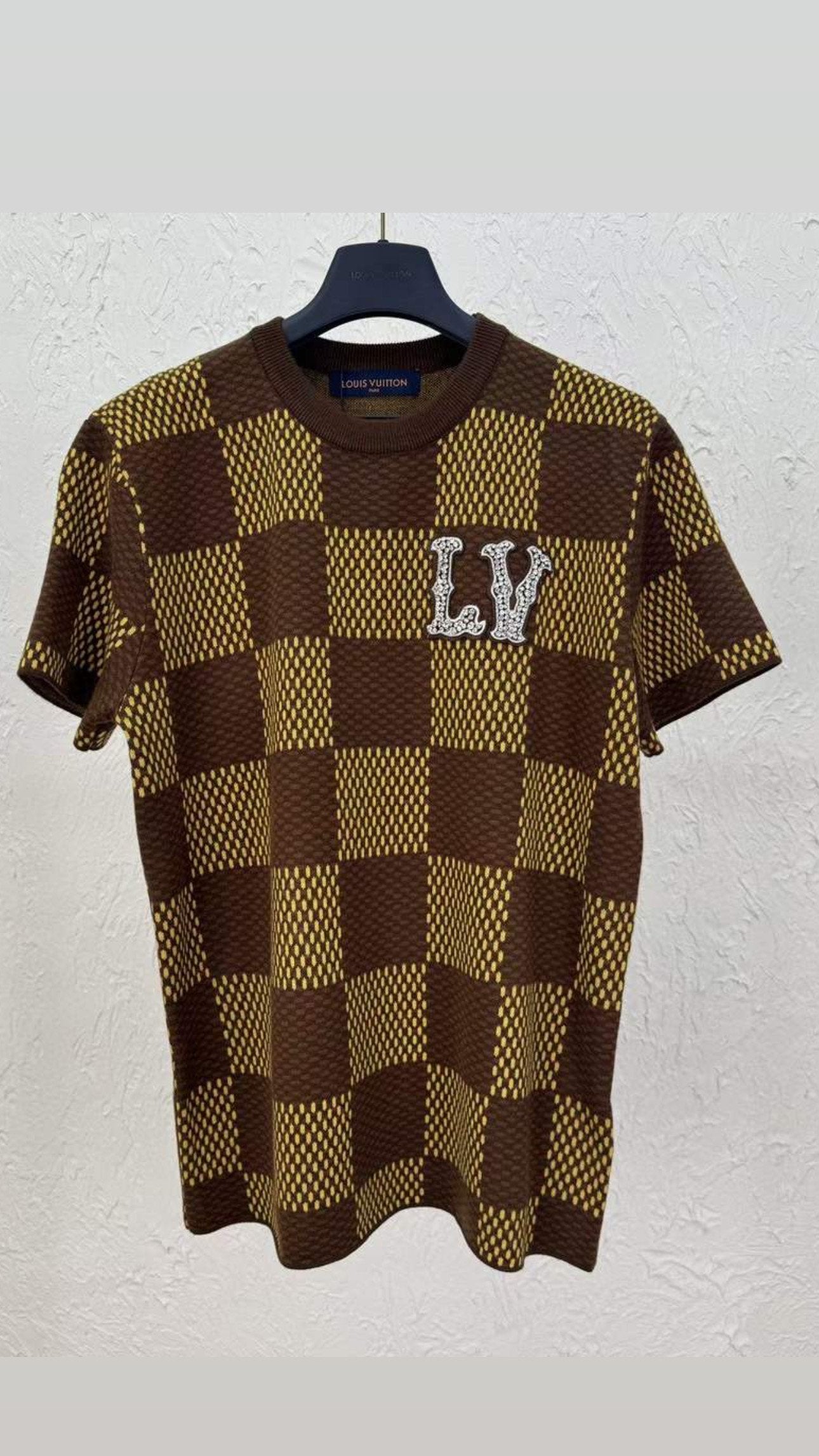 Louis Vuitton | Lv T-shirt | Size M | yiodesigner.co.uk