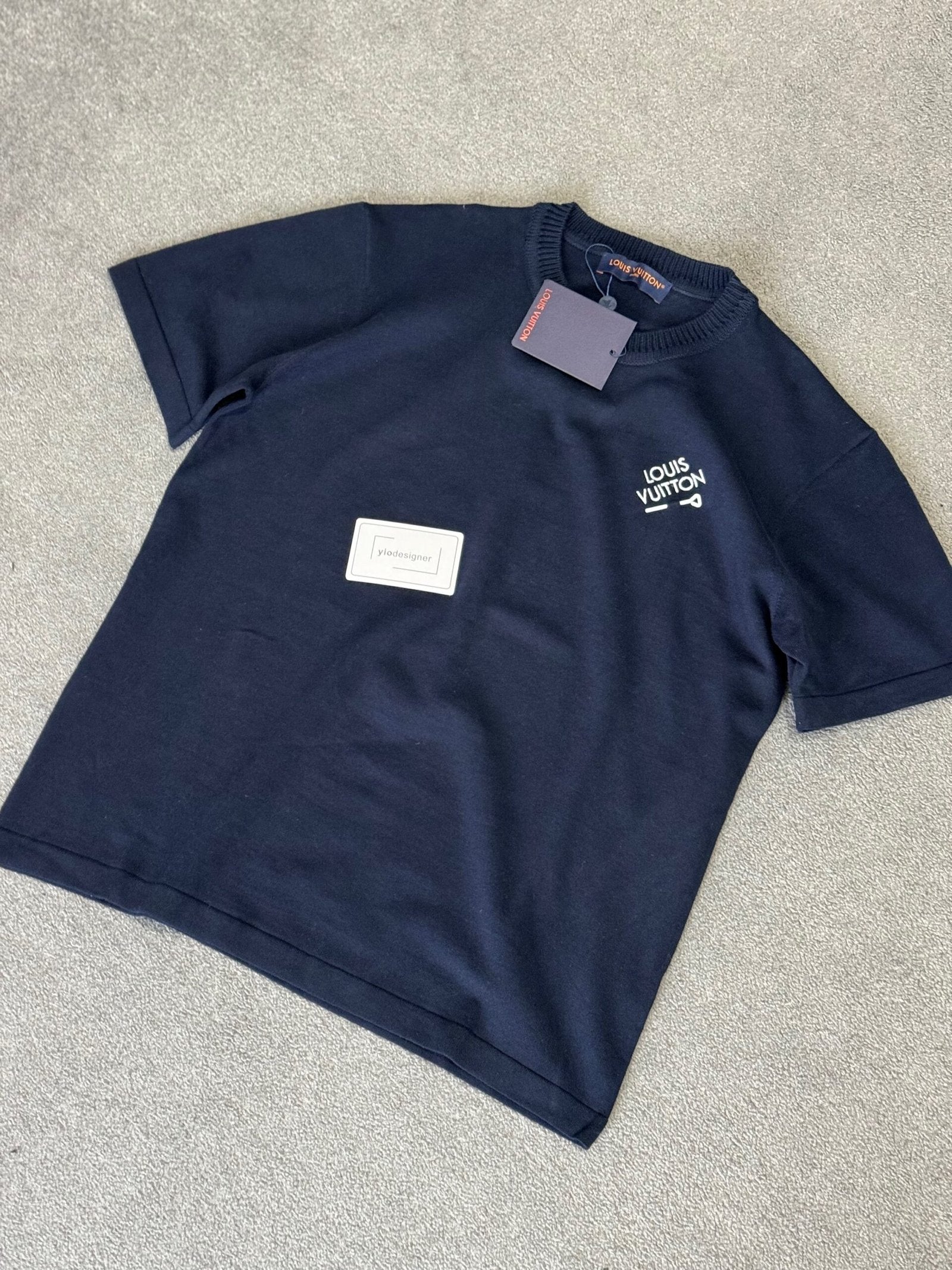Louis Vuitton | Lv T-shirt | Full Body | yiodesigner.co.uk