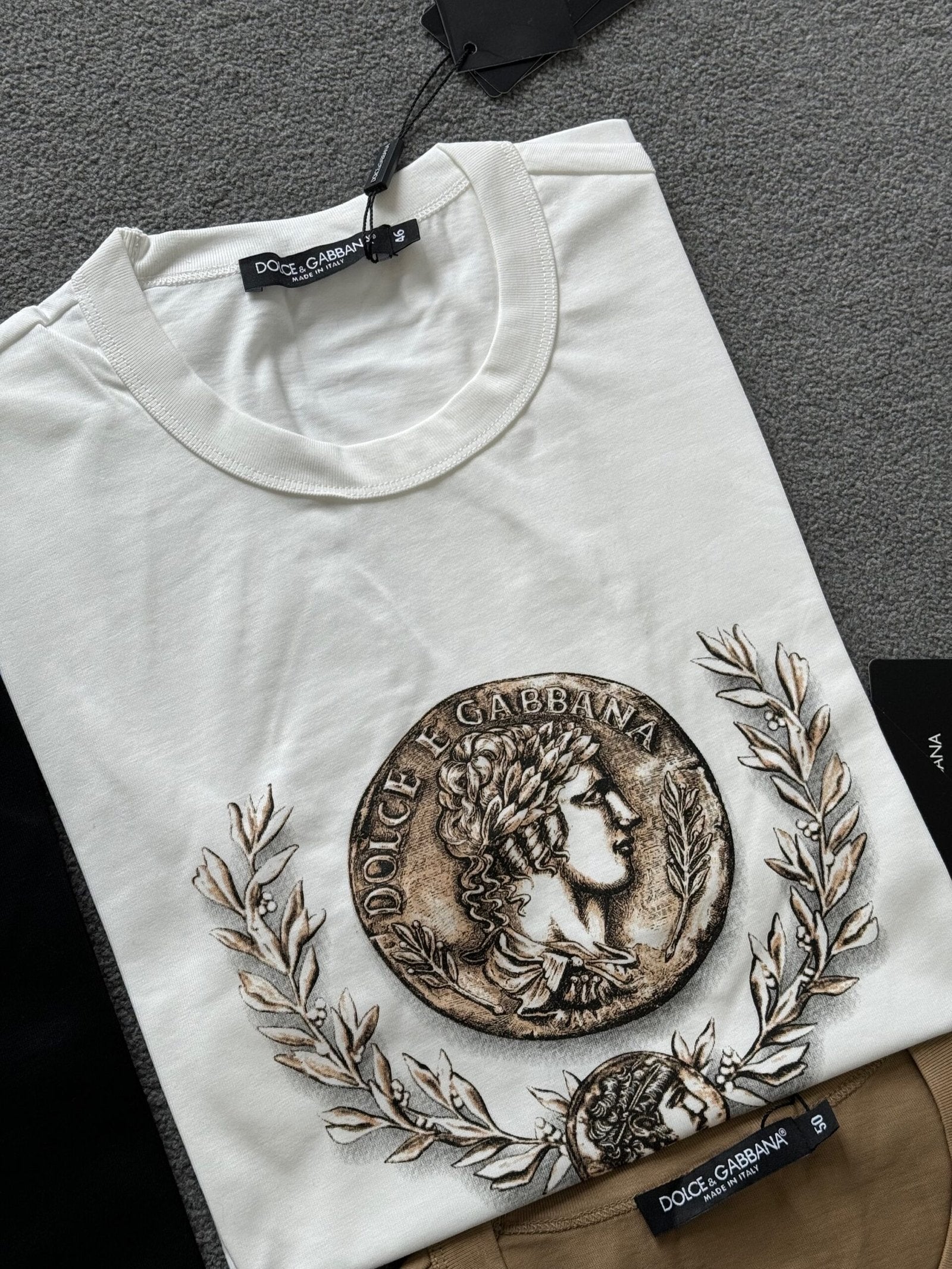 Dolce & Gabbana | Dolce &amp; Gabana T-shirt | Size S | yiodesigner.co.uk