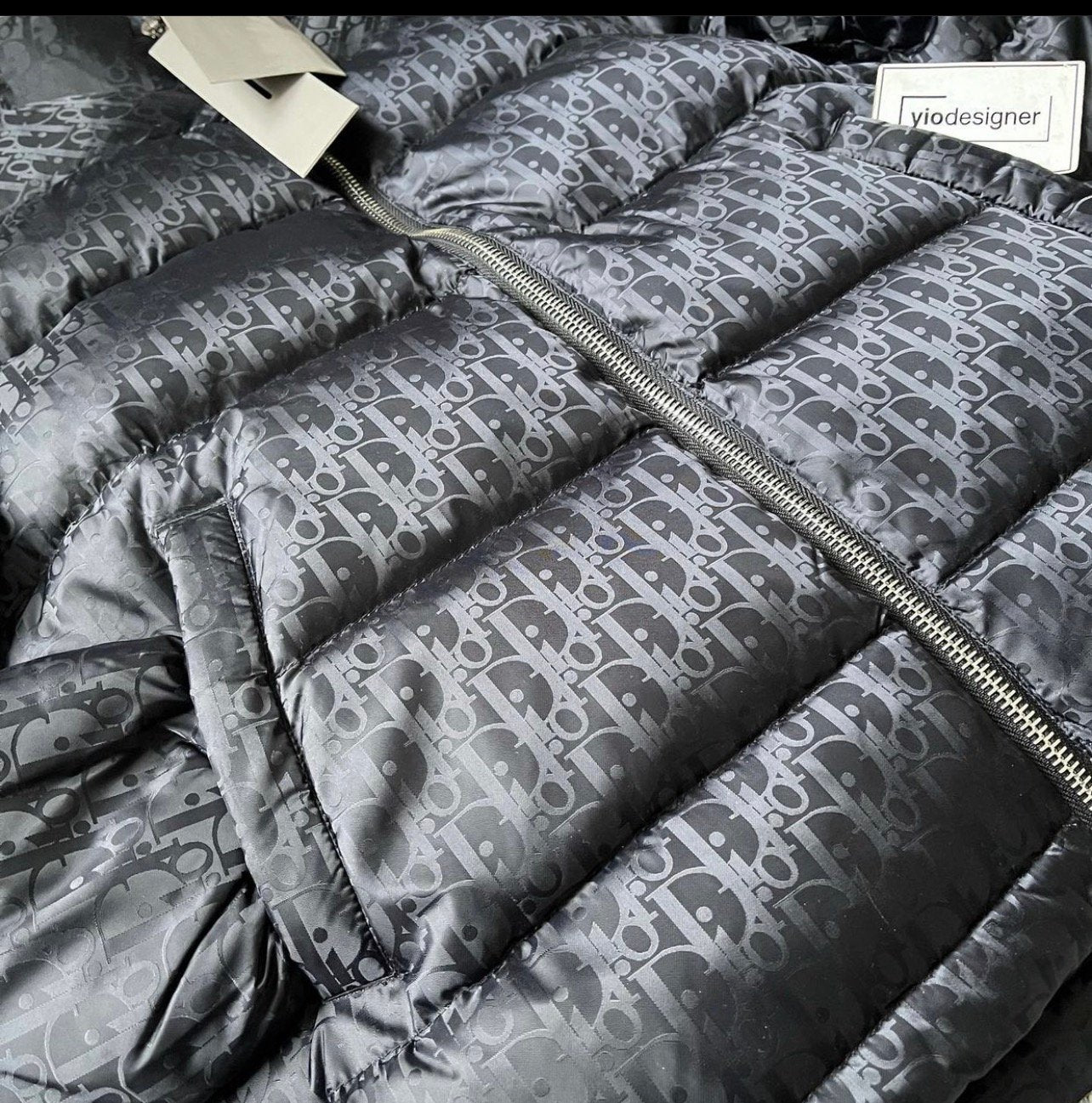 Dior | Dior oblique coat (black) | Close-Up | yiodesigner.co.uk