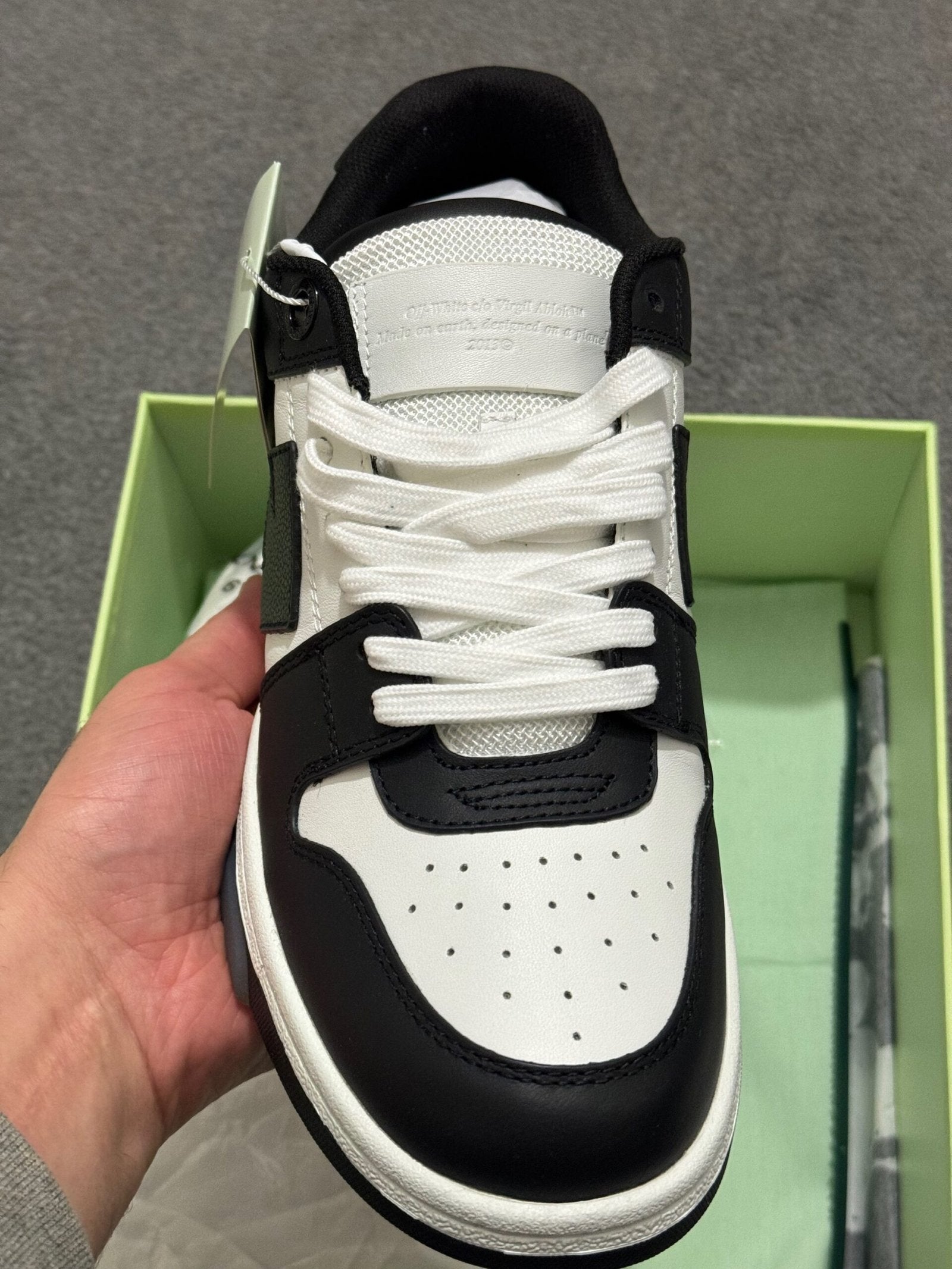 Off-White | Offwhite sneaker | Close-Up | yiodesigner.co.uk