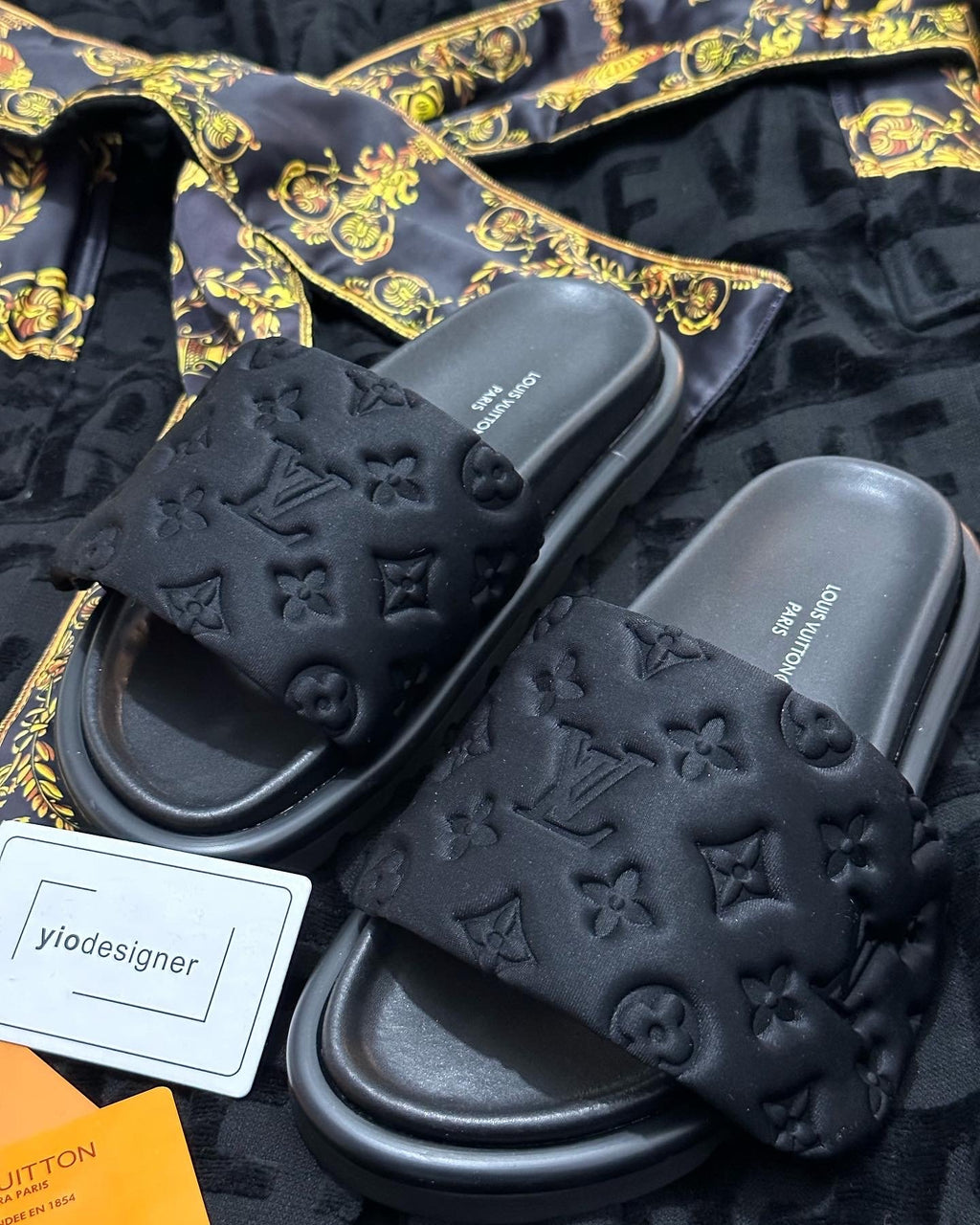 Louis Vuitton | Lv slids | Size 6 | Front View | yiodesigner.co.uk