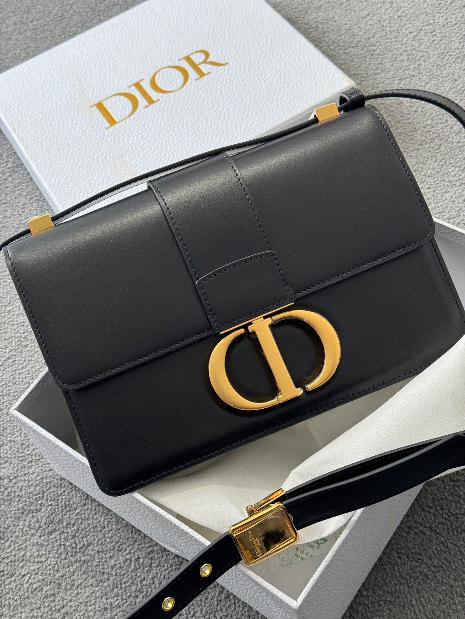 Dior | Dior bag Black | Back View | yiodesigner.co.uk