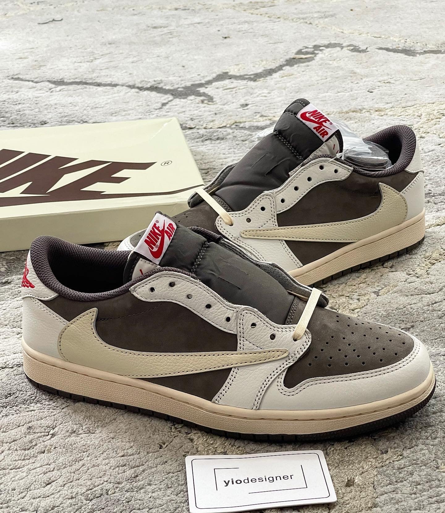 Travis Scott | TRAVIS SCOTT X AIR JORDAN 1 LOW OG 'REVERSE MOCHA' | View 15 | yiodesigner.co.uk
