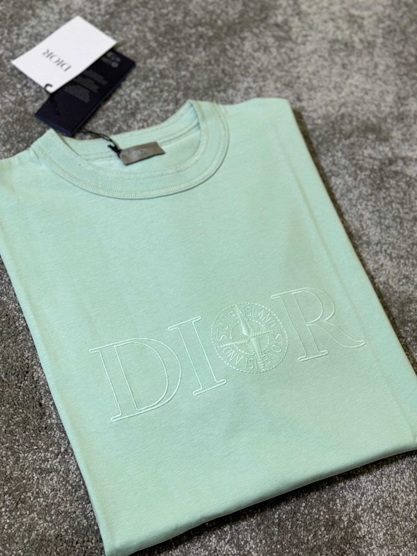 Stone Island | Dior x stone island t-shirt Greenish | Detail Shot | yiodesigner.co.uk