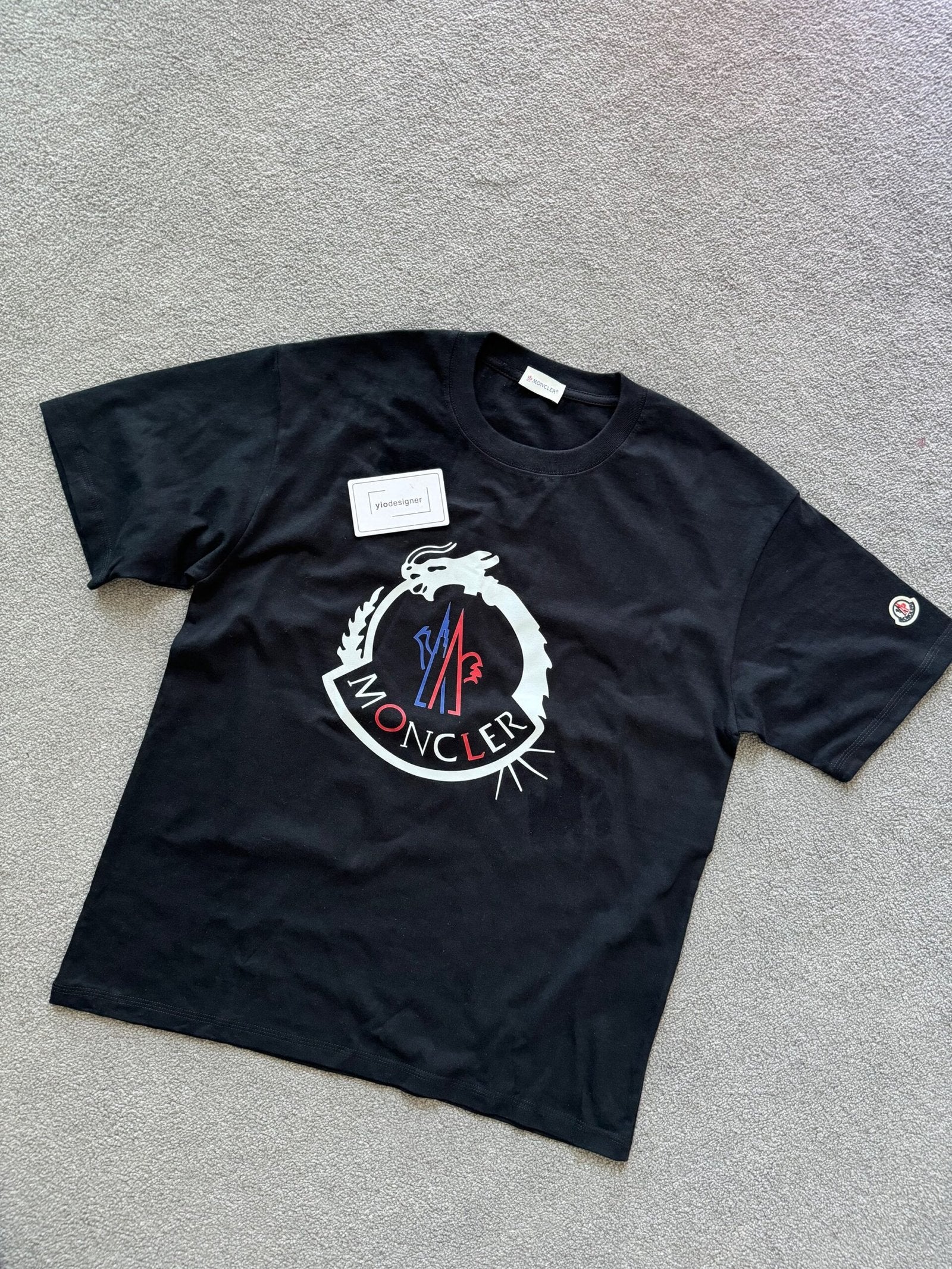 Moncler | Moncler t-shirt | Size XL | yiodesigner.co.uk