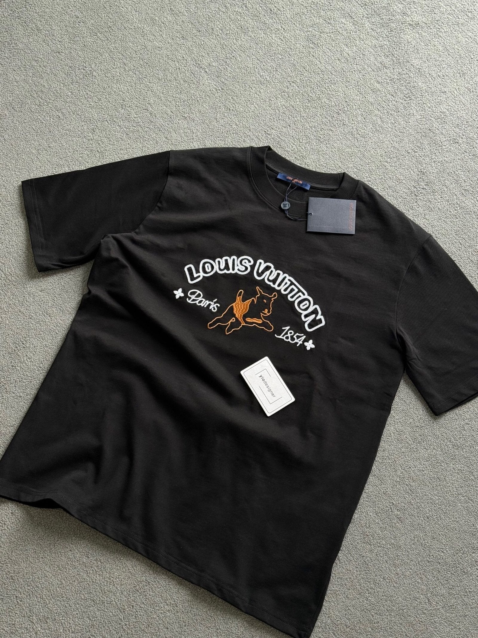 Louis Vuitton | Lv t-shirt | Size L | yiodesigner.co.uk