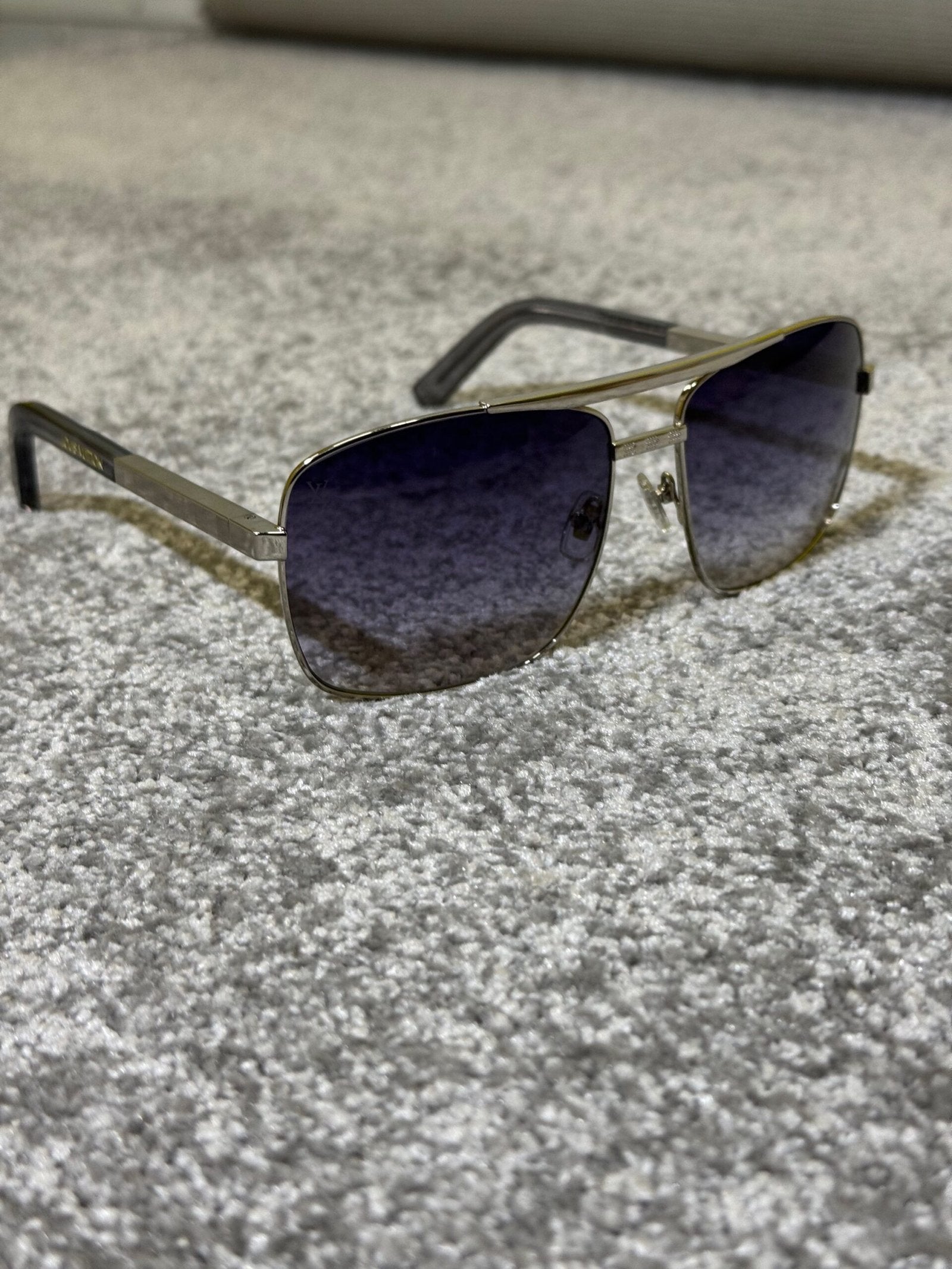 Louis Vuitton | Lv attitude sunglasses silver | Back View | yiodesigner.co.uk