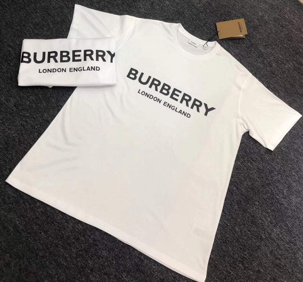 Burberry | Burberry t shirt | Size M | Front View | yiodesigner.co.uk