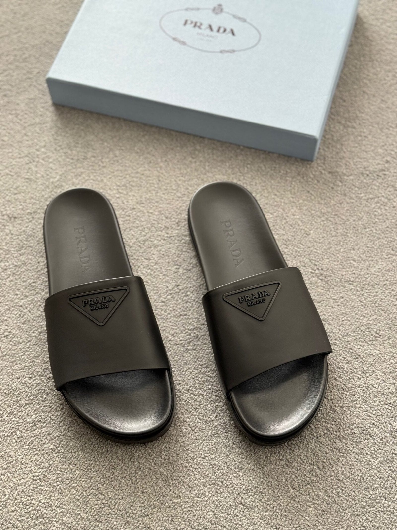 Prada | Prada slider | Size 9 | yiodesigner.co.uk