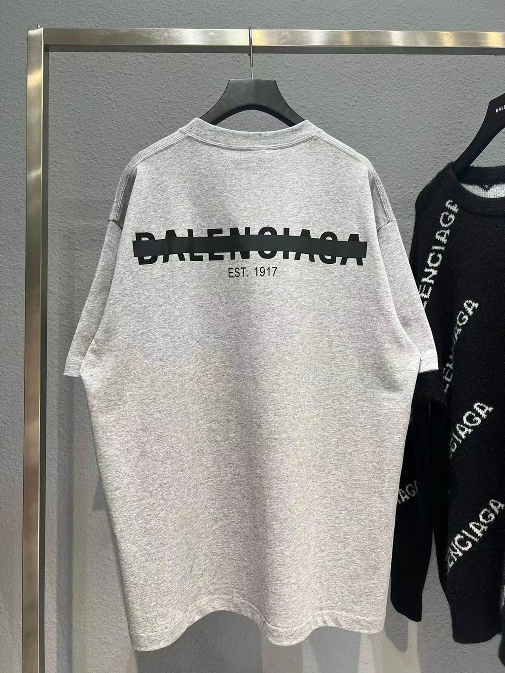 Balenciaga | Balenciaga grey new season oversize t-shirt | Close-Up | yiodesigner.co.uk