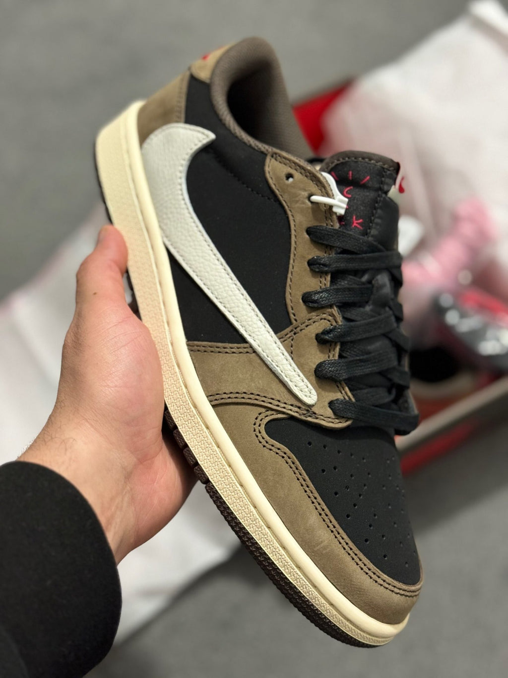 Travis Scott | TRAVIS SCOTT | Size 7 | Back View | yiodesigner.co.uk