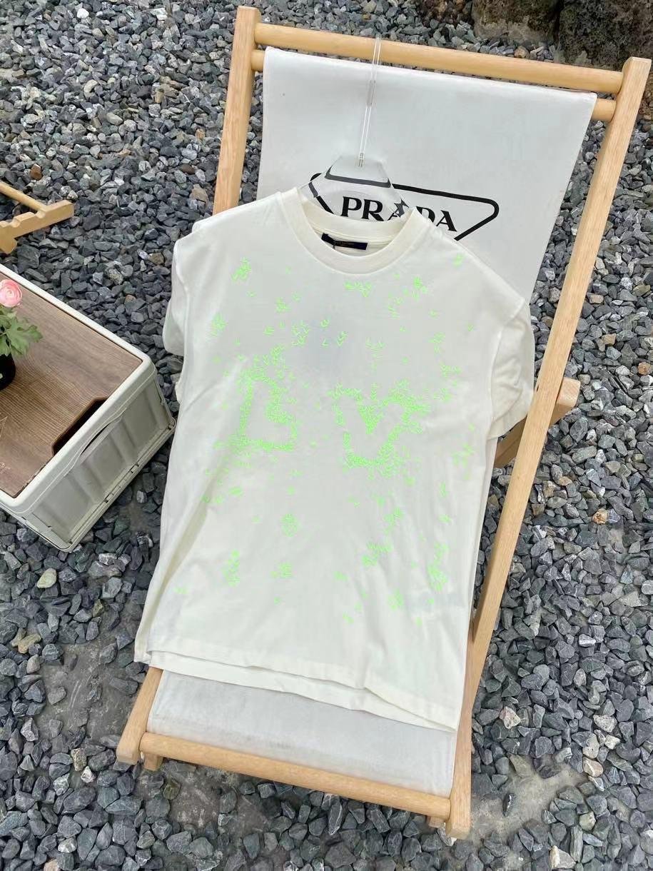 Louis Vuitton | Lv t-shirt | Size XL | yiodesigner.co.uk