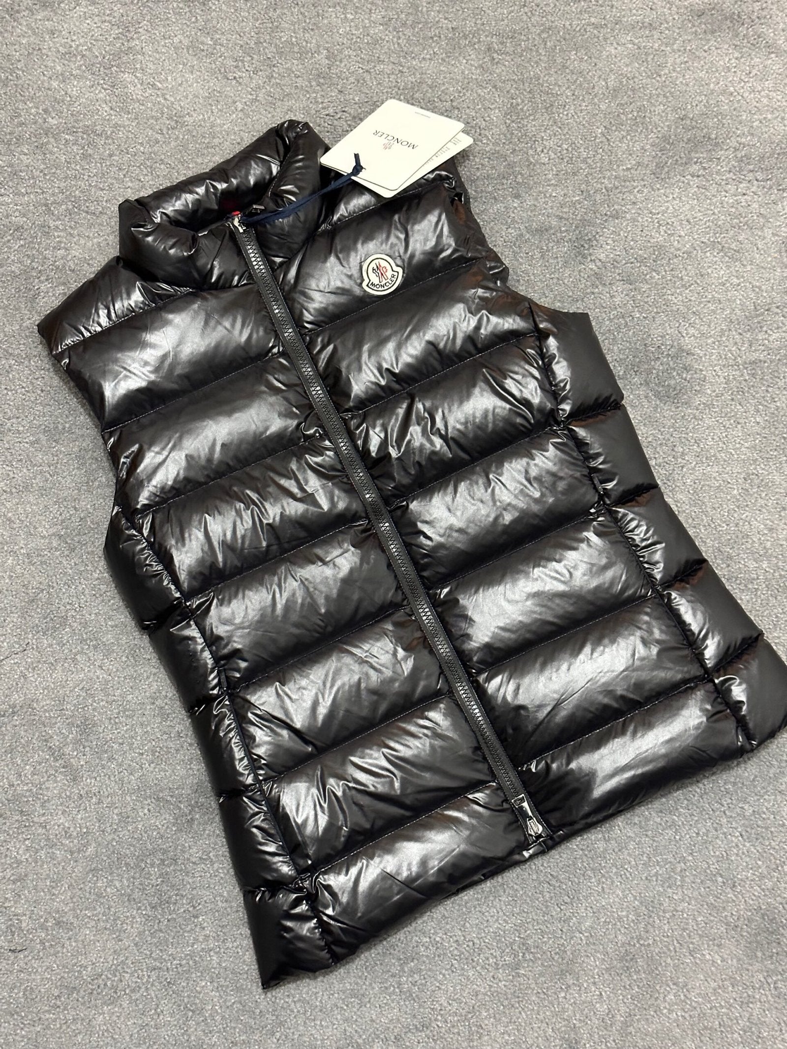 Moncler | Moncler gilet | Size S | yiodesigner.co.uk