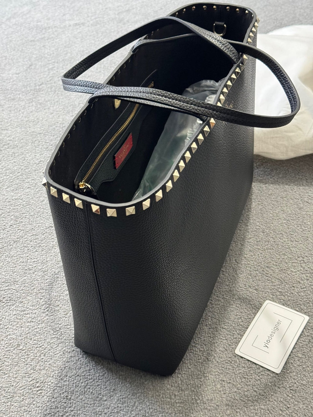 Valentino | Valentino bag | Side View | yiodesigner.co.uk