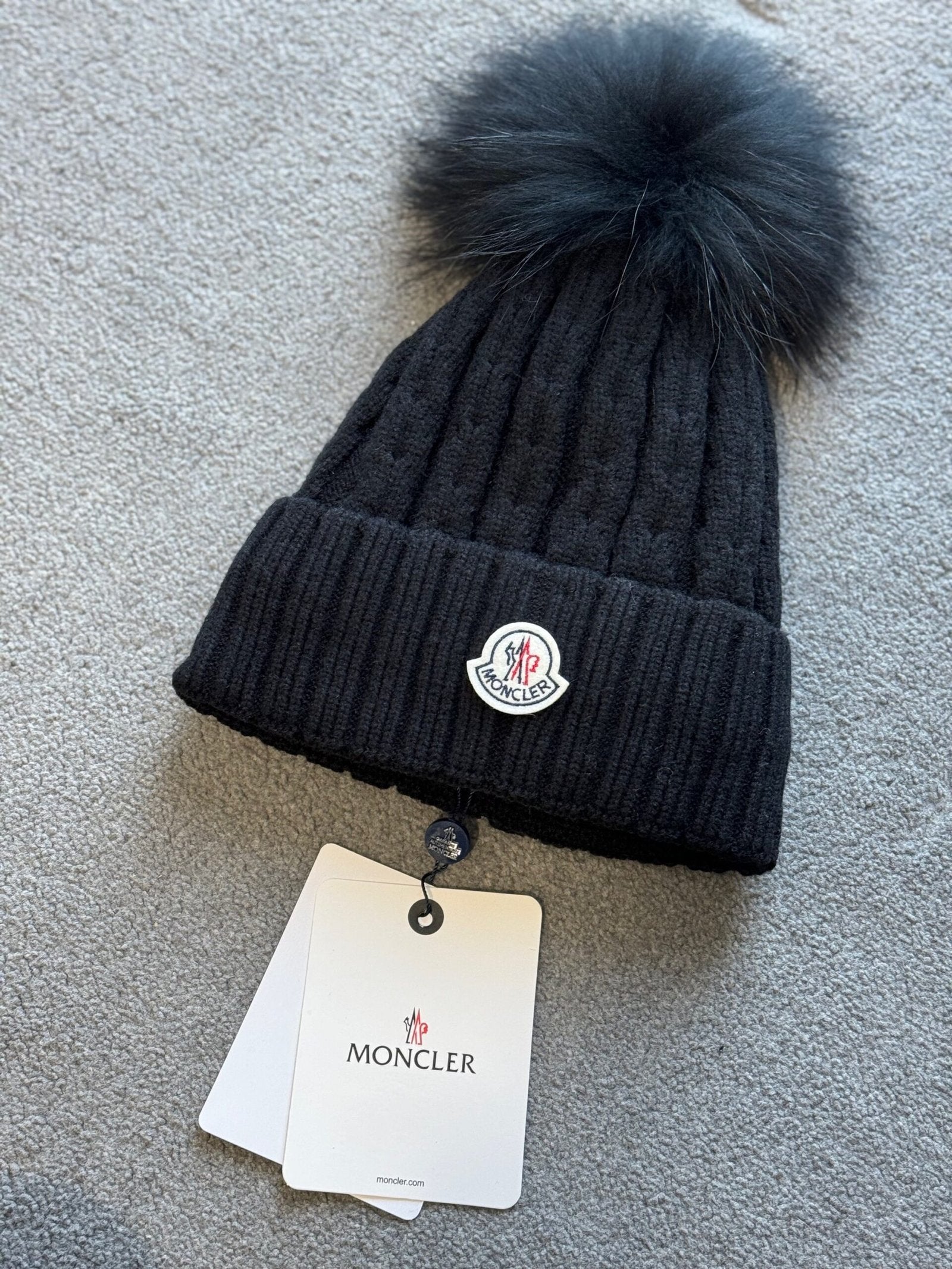 Moncler | Moncler hat | Back View | yiodesigner.co.uk