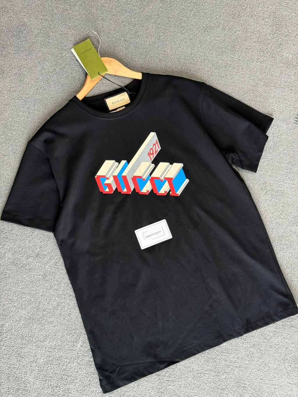 Gucci | Gucci t-shirt | Close-Up | yiodesigner.co.uk