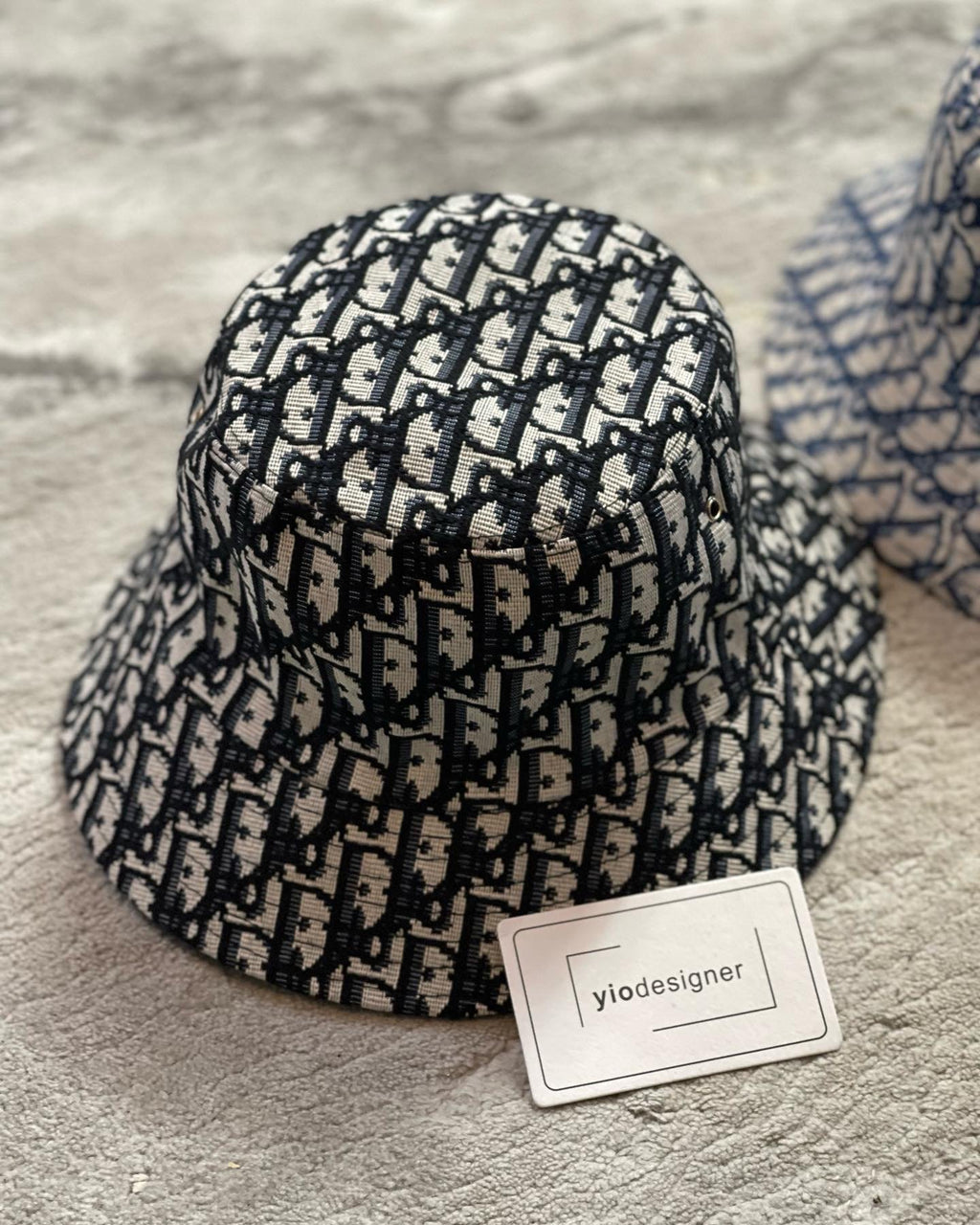 Dior | Prada hat | Full Body | yiodesigner.co.uk