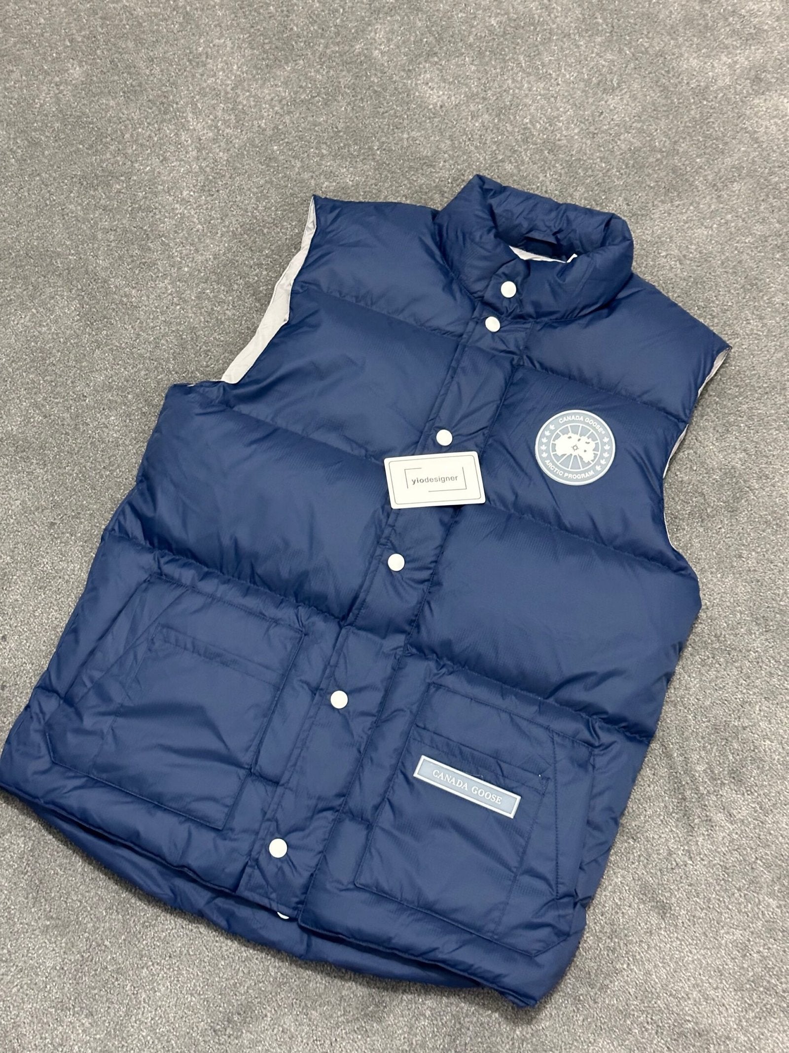 Canada Goose | Canada goose gilet (body warmer) | Size L | Side View | yiodesigner.co.uk