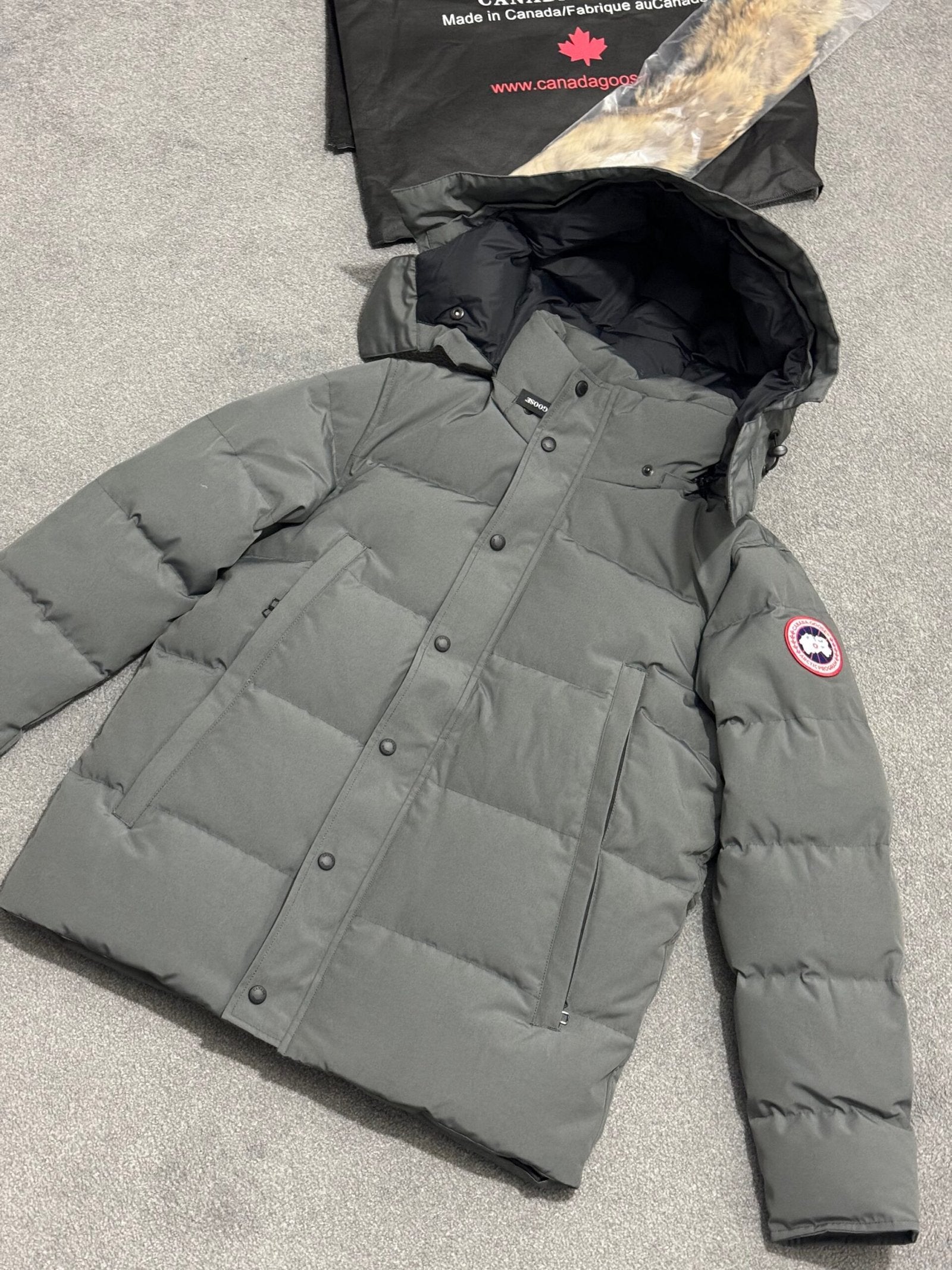 Canada Goose | Canada goose Wyndham grey | Size XXL | Close-Up | yiodesigner.co.uk