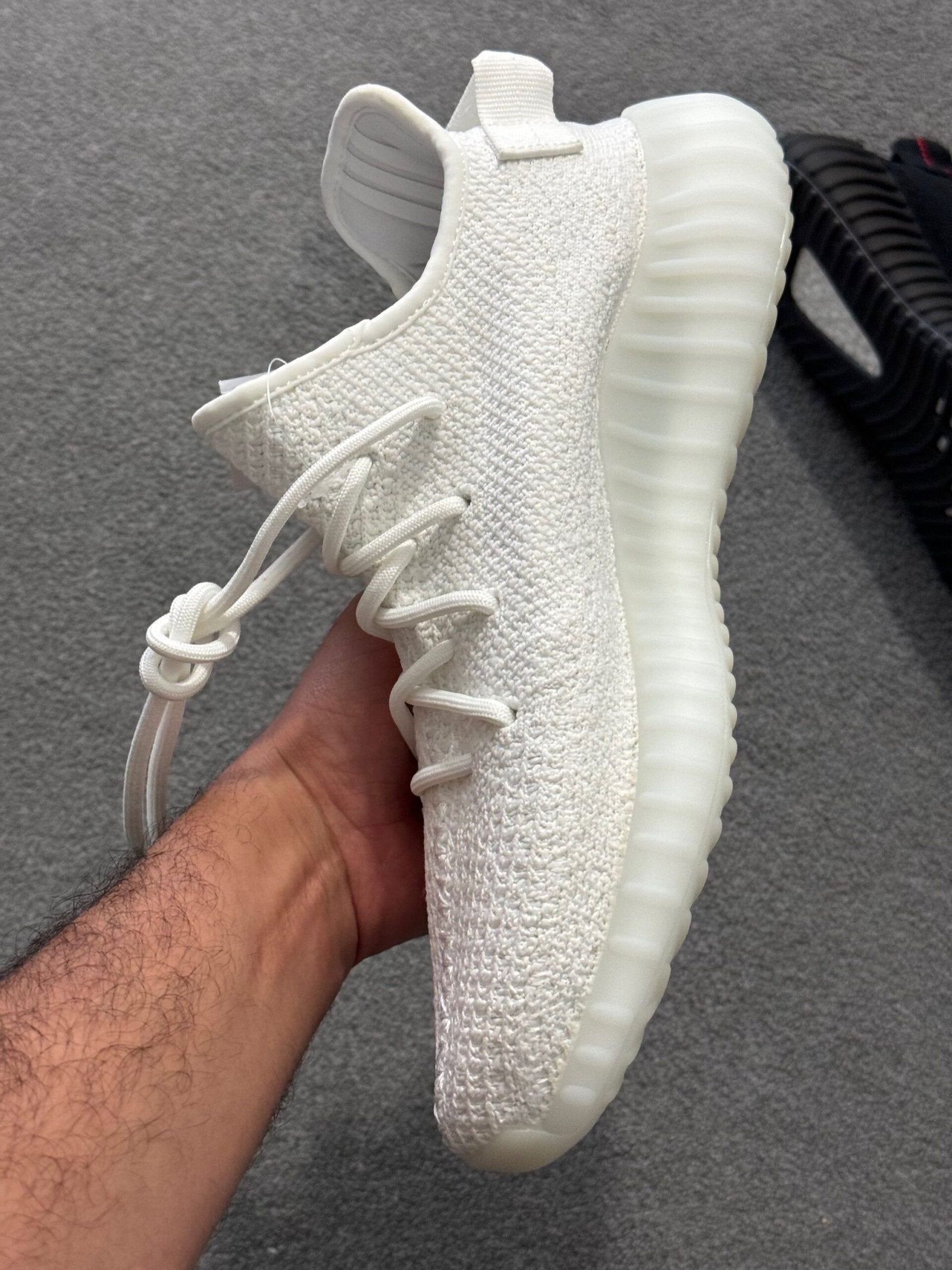 Yeezy | Yeezy 350 white | Close-Up | yiodesigner.co.uk