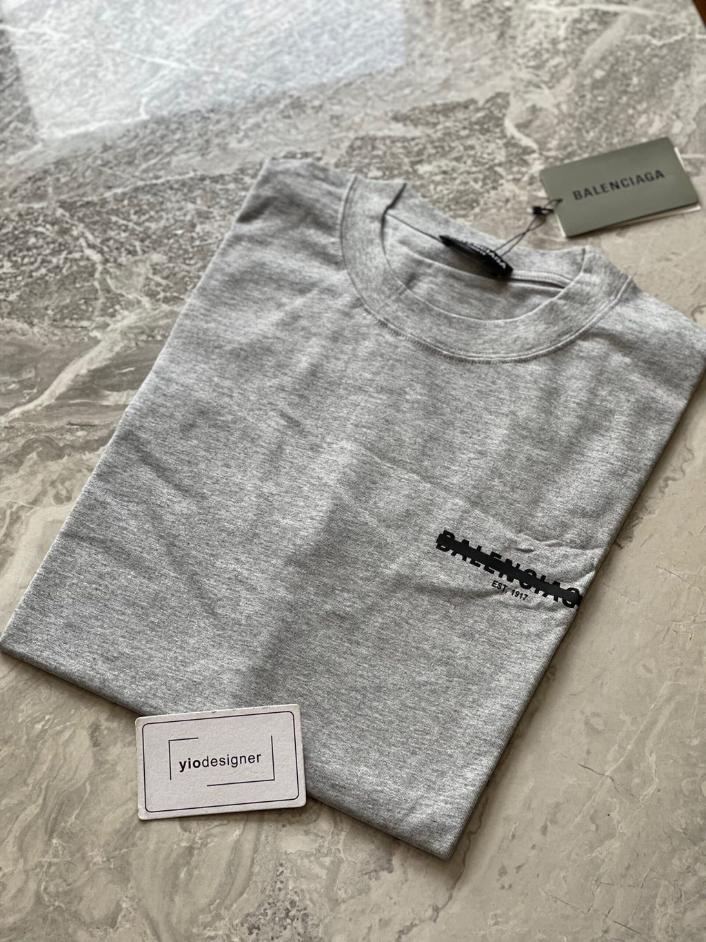 Balenciaga | Balenciaga grey new season oversize t-shirt | Detail Shot | yiodesigner.co.uk