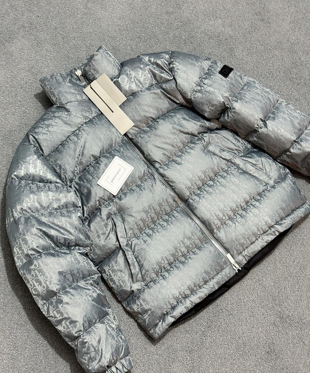 Dior | Dior oblique coat grey | Detail Shot | yiodesigner.co.uk