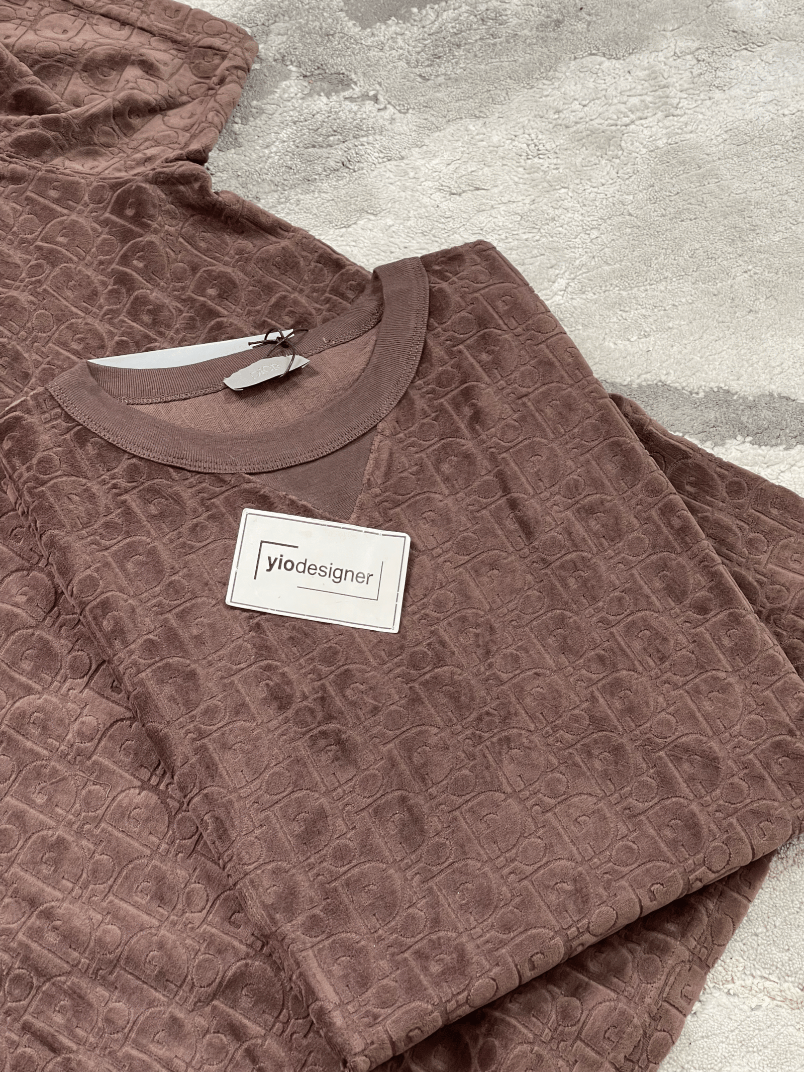 Dior | Dior t-shirt | Close-Up | yiodesigner.co.uk